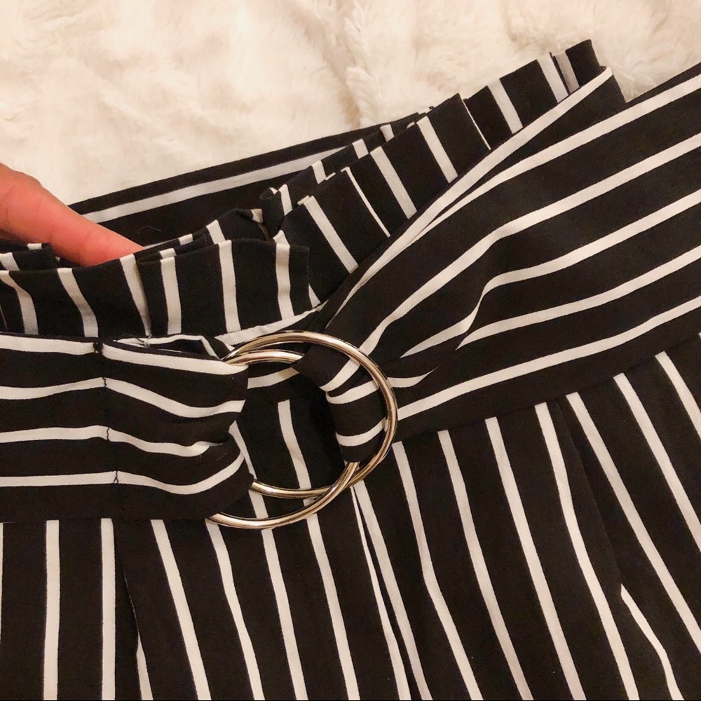 NWOT High Waist Paperbag Striped Belted Short - Picture 2 of 5